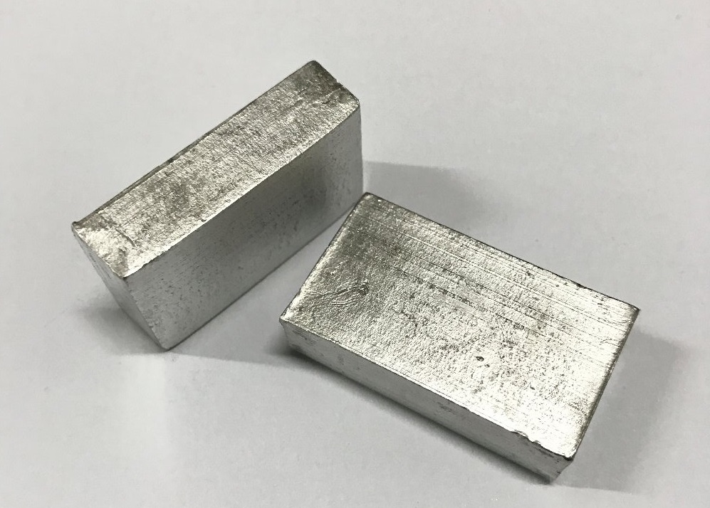 Indium 1.20 4. Слиток металла 16гс. Индий / Indium (in). Слиток чистого алюминия. Алюминиевый слиток внешний вид.