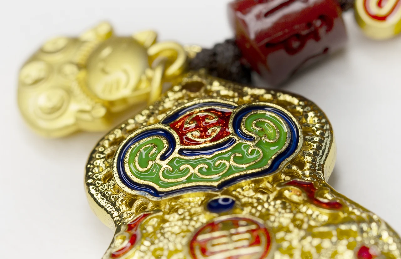 Узор Сянюнь на брелке, или счастливые облака